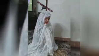 مامانی های خوشگل درحال نماز خواندن😊