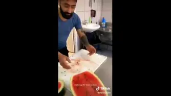 وقتی میری صرافی ریالت رو به دلار تبدیل کنی :))