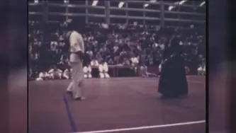 نمایش رزمی کاراته در مقابل شمشیر سال 1974