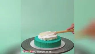کیک پنج لایه با طعم قهوه و کاکائو - آموزش صاف کردن و تزئین کیک