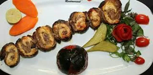 چلوکباب ثریا ۶۳۰/۰۰۰ تومان ١٨٠ گرم فیله راسته گوسفند ١۵٠ گرم فیله مرغ ٣۵٠ گرم برنج پخته شده ایرانی کشت دو