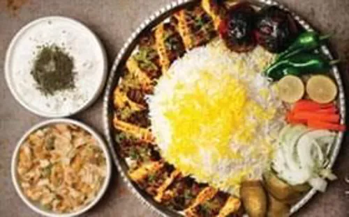 چلوکباب فرانسوی 449/۰۰۰ تومان ٢٠٠ گرم مجاز کوبیده گوشت گوسفند ١۵٠ گرم فیله مرغ ٣۵٠ گرم برنج پخته شده ایرانی کشت دو