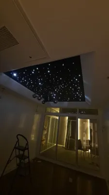 سقف کهکشانی سالن