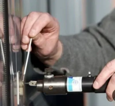 دیگر نگران پشت در ماندن نباشید تیم کاملن حرفه ای ما کمتراز ۲۰دقیقه جای شما همشهریان عزیز میباشند
فقط کافی با ما تماس بگیرید
اراعه خدمات به طور ۲۴ساعت شبانه روز
درخدمت همشهریان عزیز میباشند
۰۹۳۵۸۴۵۱۳۷۸ ۰۹۰۵۴۸۵۷۰۱۱