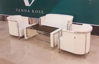 نیم ست مبلمان نیلپر سفید با میز