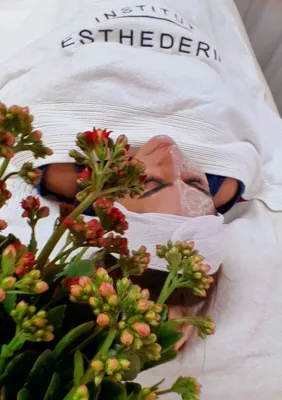 سالن زیبایی پوست  و  ماساژ ریلکسی ویژه  بانوان 