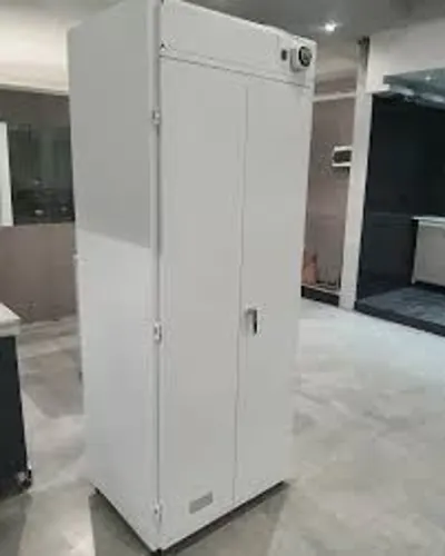 کمد نگهداری مواد شیمیایی