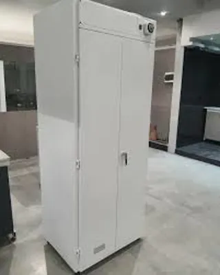 کمد نگهداری مواد در اصفهان