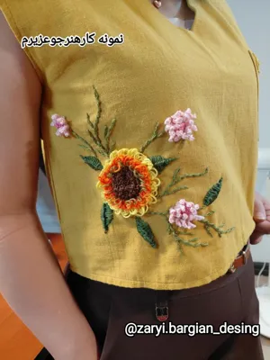 طرح گل دوزی روی لباس