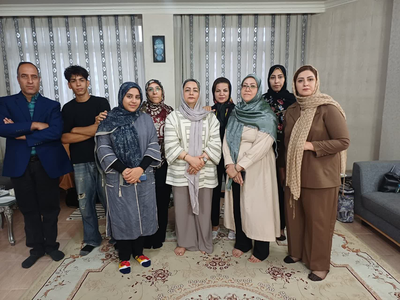عکس دسته جمعی یک جلسه حضوری&nbsp;