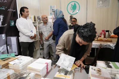  آیین رونمایی و جشن امضاء