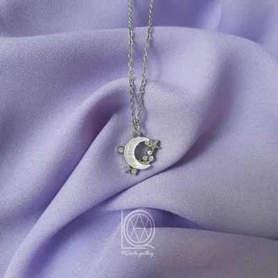 گردنبند ماه کوچک