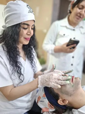 بهترین آموزشگاه پوست تهران 