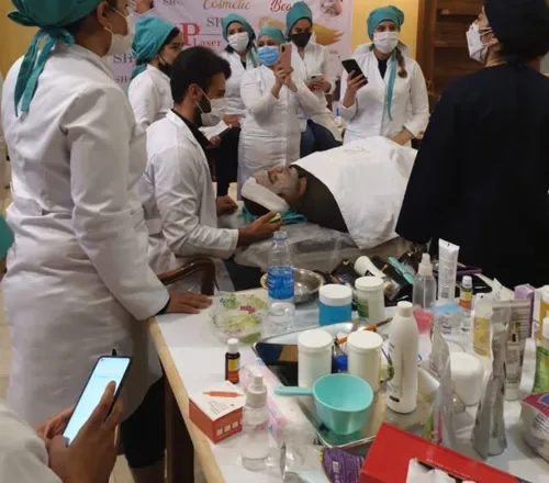 آموزشگاه پاکسازی پوست شیراز&nbsp;