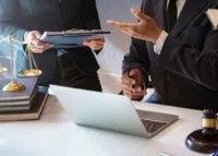 وکیل دادگستری با حق الوکاله مناسب در مشهد