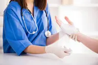 بهترین کارشناس زخم در اصفهان 