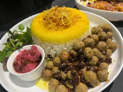 رستوران شیک در جاده دریا ساری