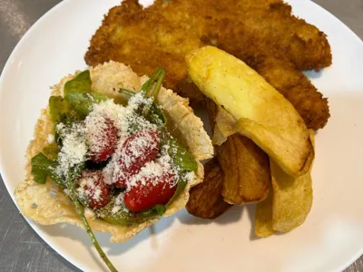 رستوران لوکس در جاده دریا ساری