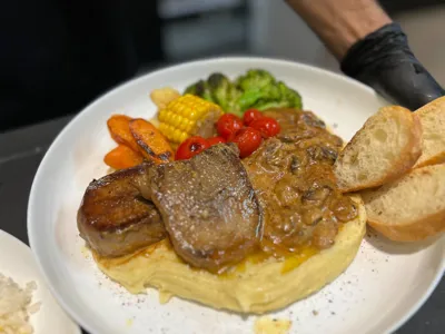 استیک در جاده دریا ساری