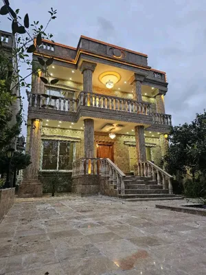 کد4782
300متر زمین-200متر بنا-3خواب استخردار-سندتک برگ و پایانکار دارد-مبله کامل