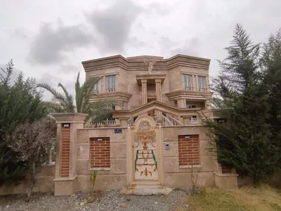 کد1741
450متر زمین-400متر بنا-6خواب-پایانکار و سندتکبرگ-