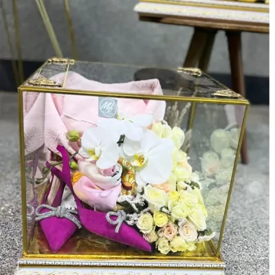 تزیین هدیه عروس با ارکیده و رز