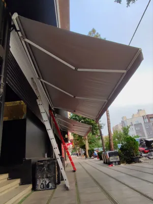 سایبان بازویی