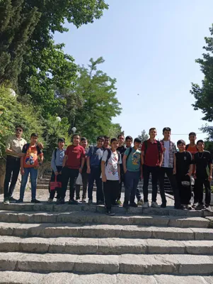 مجموعه مدارس پسرانه یادگاران شاهد