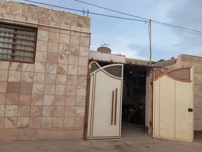 کد ملک R4-3
نوع ملک-همکف
مساحت-4قصب
متراژ -85متری2خوابه
قیمت-2/300میلیارد
آدرس شرف آباد- امام حسین 5