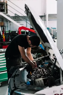 تعمیرگاه خودرو چینی در اندیشه