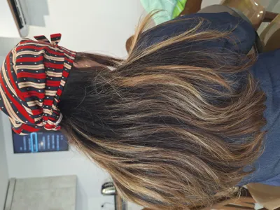 نگین یونیفرم