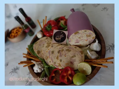 کالباس مرغ و قارچ