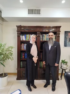 در کنار استاد امید محمدی وکیل متخصص دعاوی شهری و شهرداری 