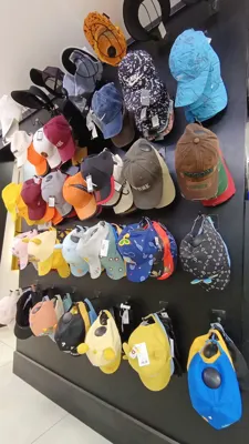 کلاه بچگانه و بزرگسال