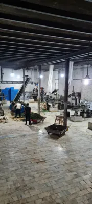 داخل کارخانه