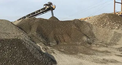 ماسه و شن وخاک سرخی