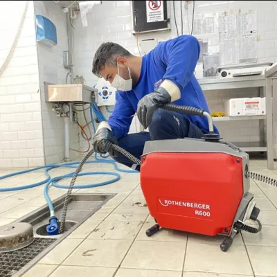 لوله بازکنی در پیروزی