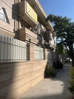 نمای بیرونی هتل آپارتمان اسپرلوس