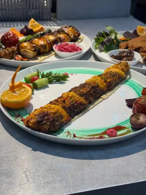 کبابی مناسب دورهمی خانوادگی در بروجن