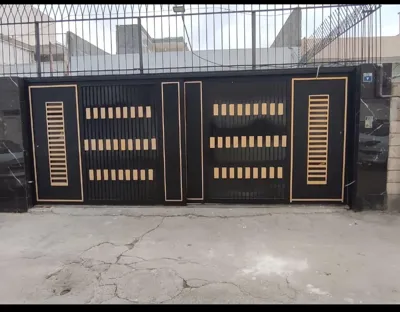 درب حیاطی و پارکینگ