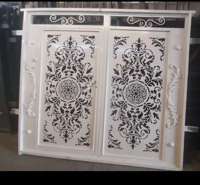 درب حیاطی و پارکینگ 