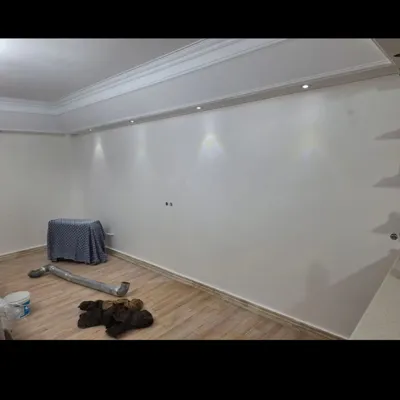 نقاش ساختمان در شیخ صدوق اصفهان