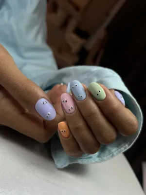 دیزاین ناخن حرفه‌ای در اصفهان