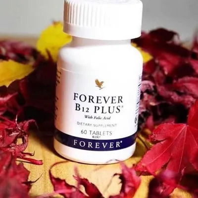  مکمل+B12 فوراور 

یک مکمل غذایی است که حاوی ویتامین B12 و اسید فولیک است. این مکمل به صورت فرمولاسیون رهش تدریجی (time-release) ارائه می‌شود تا به طور پیوسته و در طول روز ویتامین‌ها را آزاد کند. این محصول برای تقویت سیستم عصبی، افزایش سطح انرژی، بهبود عملکرد مغز، و حمایت از سلامت قلب و عروق مفید است. همچنین، برای گیاه‌خواران و وگان‌ها که ممکن است با کمبود ویتامین B12 مواجه شوند، یک گزینه مناسب است. 