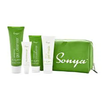 ژل مرطوب کننده و تسکین دهنده سونیا فوراور با قدرت از کلاژن طبیعی و ساختار جذب حداکثری به همراه عصاره 10 گیاه موثر رطوبت پوست را حفظ کرده و به کاهش چین و چروک کمک فراوانی میکند