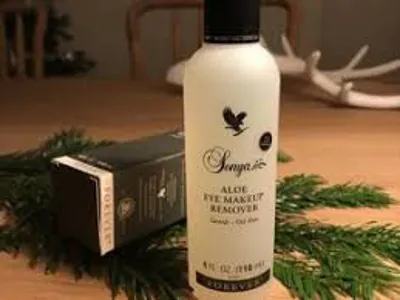 شامپو آلوئه جوجوبا فوراور (بسته بندی تیوپی) | Aloe-Jojoba Shampoo
شامپو آلوئه جوجوبا بدون استفاده از سولفات، به حفظ تعادل طبیعی رطوبت پوست سر شما و در عین حال نرم و قابل کنترل بودن آن کمک می کند. ژل آلوئه ورا تثبیت شده فوراور