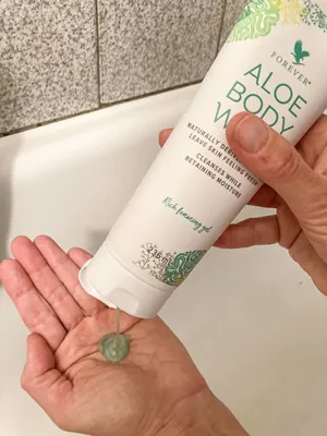 آلوئه بادی واش (شامپو بدن گیاهی فوراور) | Aloe Body Wash

ویژگی های اصلی ژل شستشوی بدن فوراور · پاکسازی قدرتمند به همراه مواد مغذی ملایم · حاوی ژل خالص آلوئه ورا، روغن آرگان، عصاره گل آرنیکا و جوجوبا · پاکسازی چربی و ...