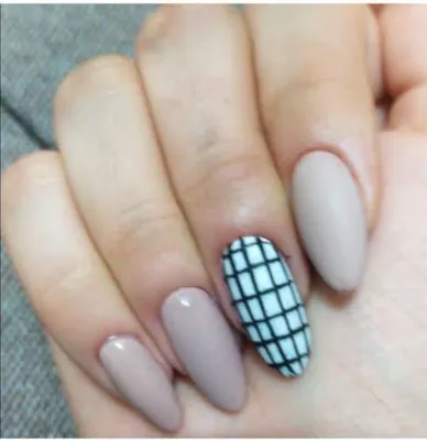 سالن کاشت ناخن در اصفهان