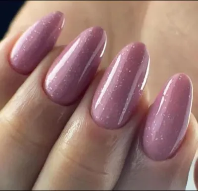 سالن کاشت ناخن در اصفهان