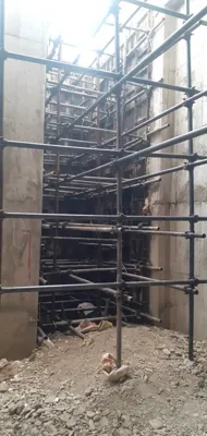 نصب داربست داخل آسانسور (دیوار برش)